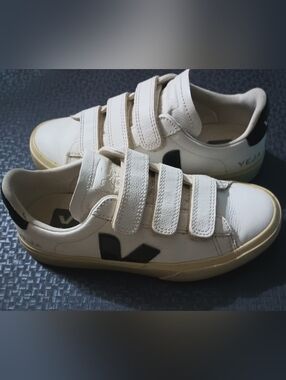 Veja Recife Three Strap Sneaker